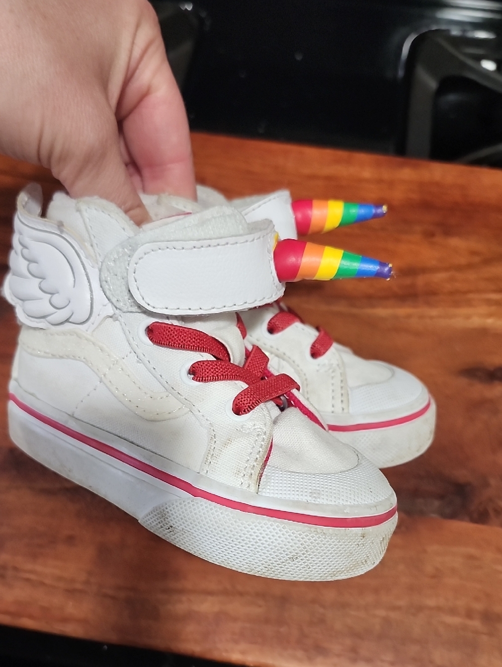 Van's Toddler White High-Top Sneakers with Rainbow Unicorn Horns Size 4c